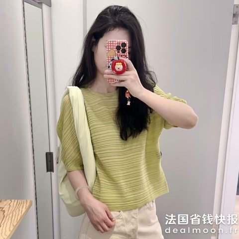 COS牛油果绿超级显白！褶皱针织上衣