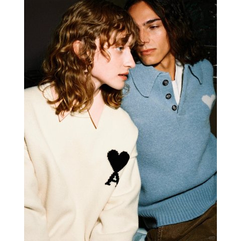 喜欢白色的就选这件！！海报款AMI高领毛衣 白色