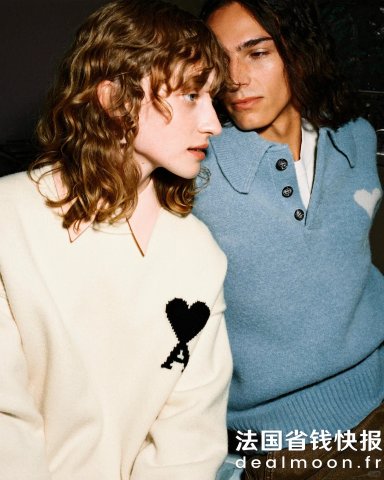 喜欢白色的就选这件！！海报款AMI高领毛衣 白色