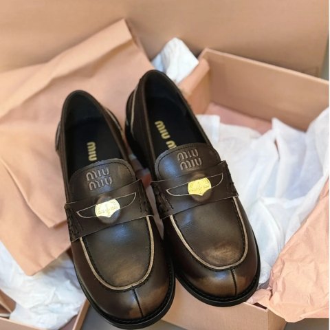 Miu Miu大爆款36-37黄金码！@啦啦啦金币乐福鞋