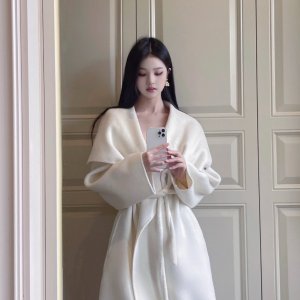 4.2折起！驼色风衣€99