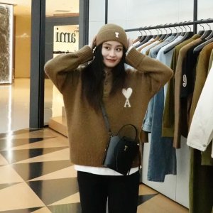 Ami De Coeur榛子色毛衣