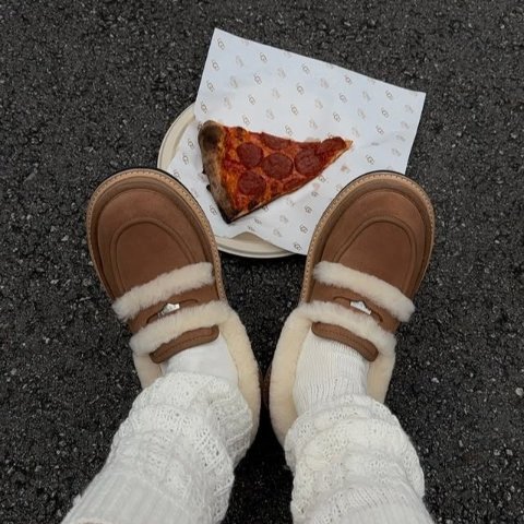 勤刷待补~ 这双真的好吸睛sacai 乐福鞋