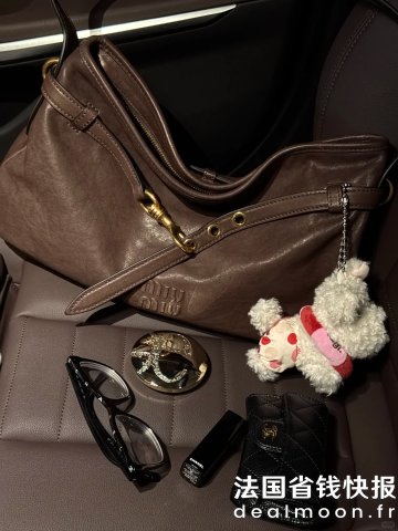 Miu Miu复古感超绝！！@你淇的草稿箱Aventure 中号手袋 黄褐色