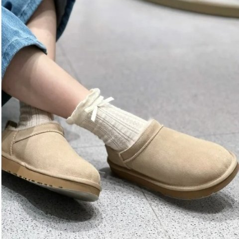 UGGUGG Classic 女士短靴