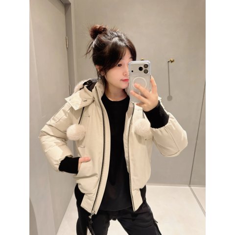  Debbie Bomber 白色羽绒夹克