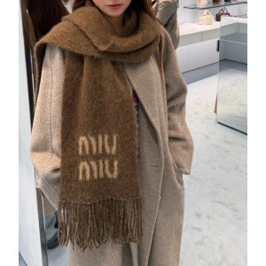 Miu Miu软糯过冬 同款柿子色标志马海毛围巾