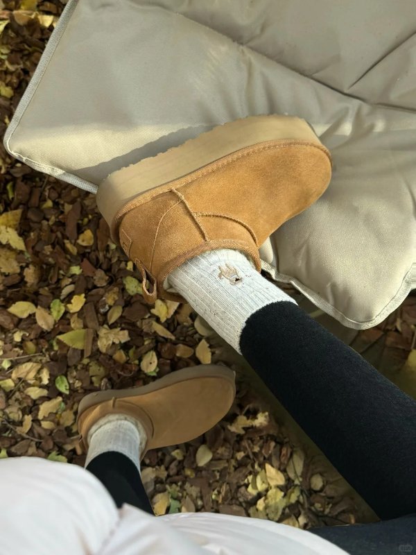 Ultra Mini 栗色厚底靴