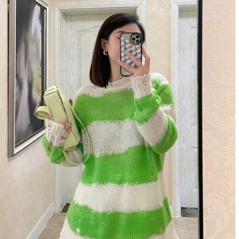 Striped 破洞毛衣