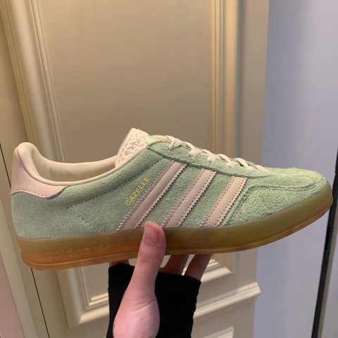 Adidas这个薄荷绿好好看Gazelle Originals 室内鞋