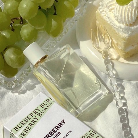 Burberry酸甜清新 青提软糖香香！ HER果漾 100ml