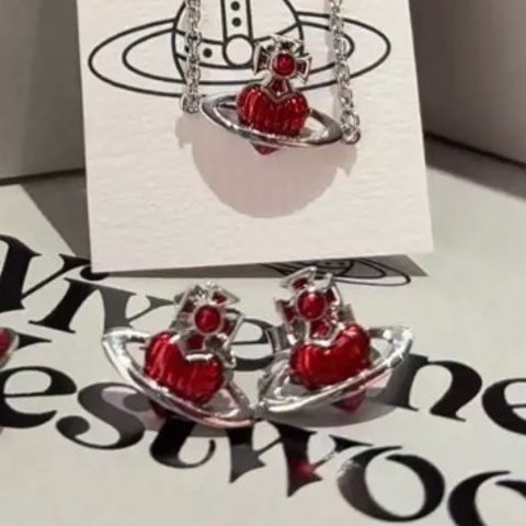 Vivienne WestwoodFabianna Bas Relief 金色耳环