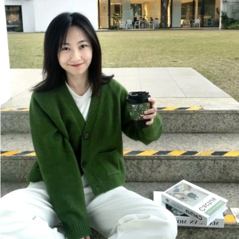 青苔绿羊绒开衫