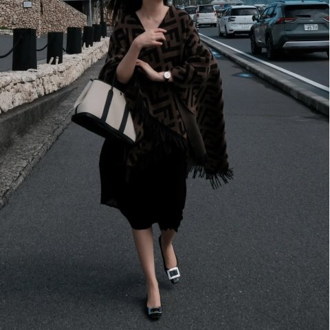 Roger Vivier经典黑色！通勤、日常首选漆皮芭蕾平底鞋