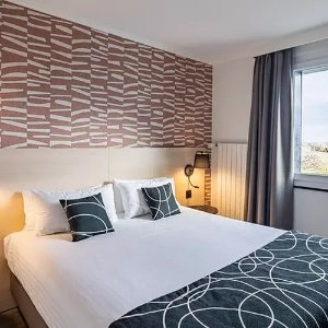 含免费接驳车！€51.3/人/晚起