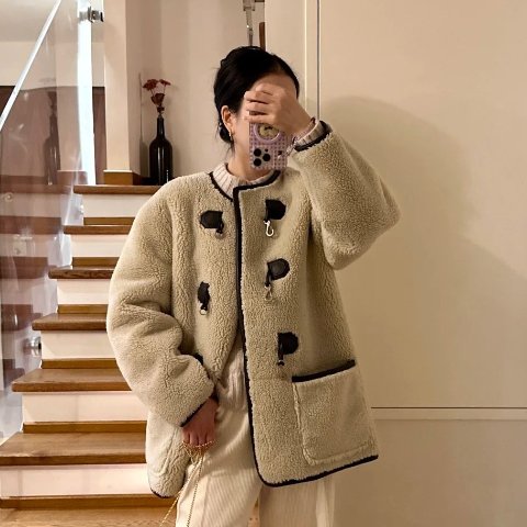 Dunst 毛绒牛角扣外套