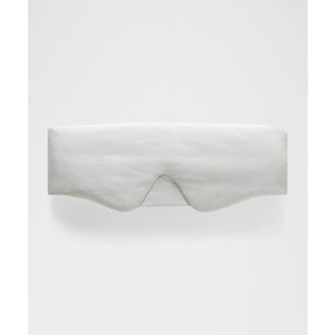 Lululemon只有线上有哦~Rest and Restore 按摩眼罩