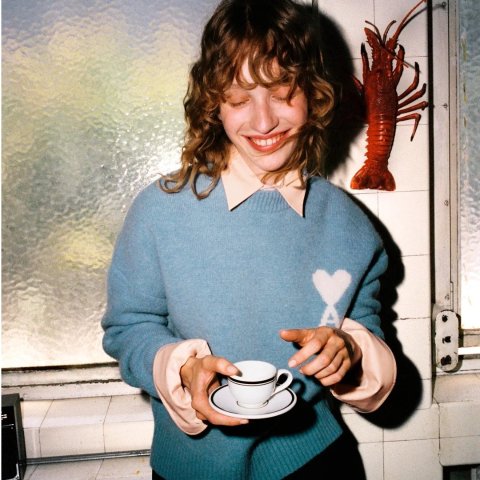 25海报款蓝白色 到处0折扣蓝色羊驼毛圆领毛衣