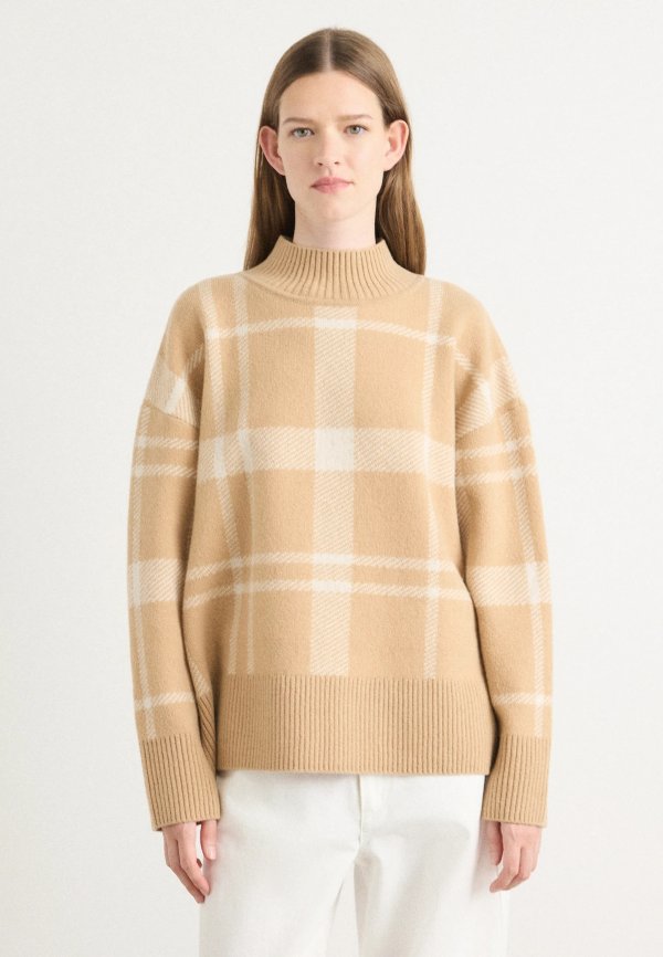 格纹毛衣
