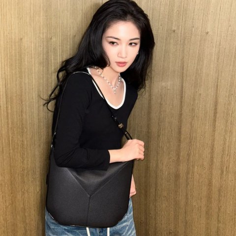 ValextraVivi 黑色皮革单肩包