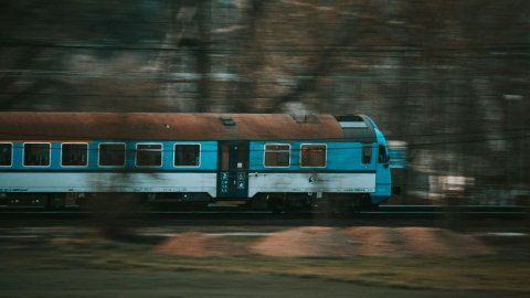 西班牙列车深夜惨烈相撞！至少41死150伤！该国十年来最惨烈铁路灾难