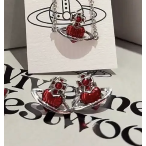 Fabianna 浮雕耳环