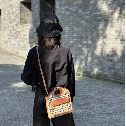 BurberryPocket 经典口袋包
