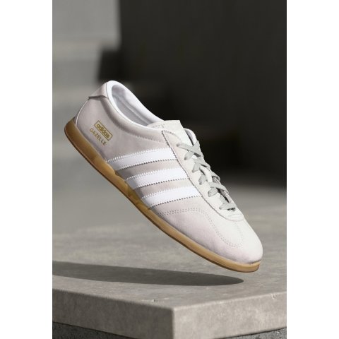 adidas OriginalsGAZELLE LO PRO W 德训鞋