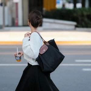 35折起+叠9折 月牙包€189