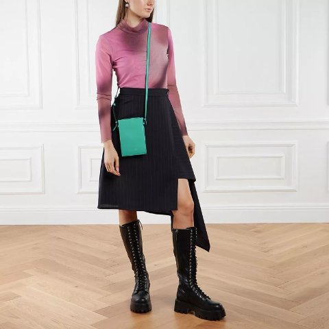 Hilla 羊皮手机包