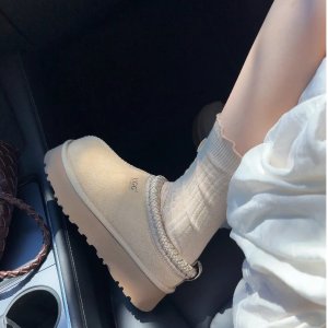 5折起+叠68折！UGG短靴€87