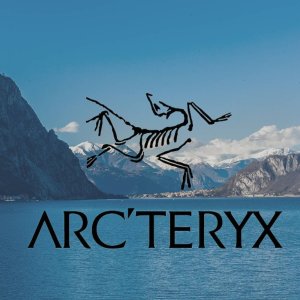 2.5折起 Atom连帽夹克€168