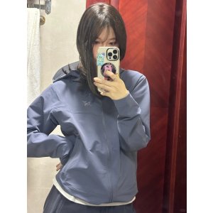 Gamma 轻量连帽衫