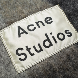 Acne Studios 经典囧脸和围巾热卖 百搭经典不得不爱