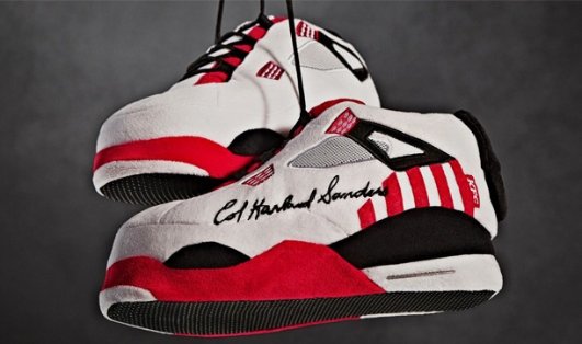 KFC 推出第一双篮球鞋式拖鞋 抽签开启KFC 推出第一双篮球鞋式拖鞋 抽签开启