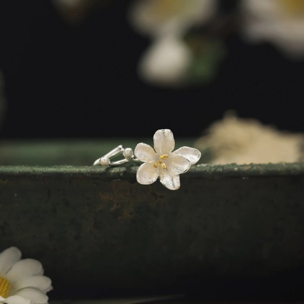 纯银花朵戒指