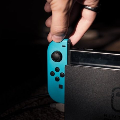 低至7.1折 €59收经典红蓝Nintendo Switch Joy-Con 补货 配上新手柄 秒获新机！