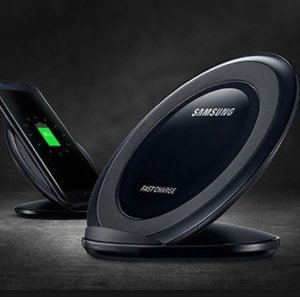 Samsung Qi 无线快充底座 + 旅行插座