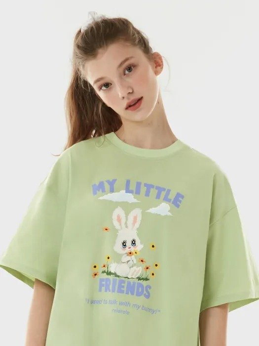 浅绿色兔子T恤