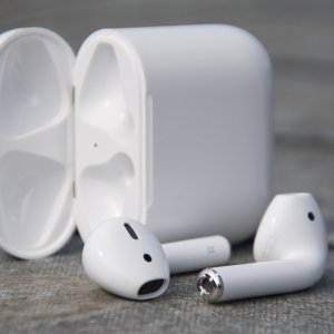 Apple AirPods 无线蓝牙耳机