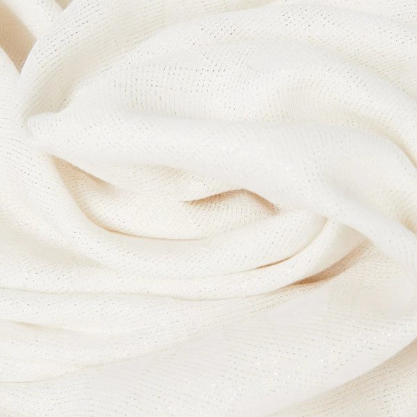 纯白色围巾