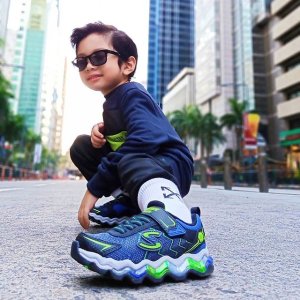 超后一天：Skechers 舒适童装童鞋热卖  入孩子都喜欢的灯光鞋