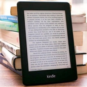 Kindle Paperwhite 电子阅读器 热卖 黑白可选
