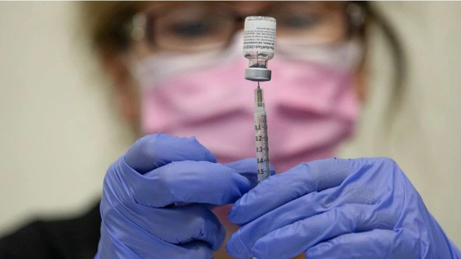 FDA批准辉瑞疫苗50岁以上人群第二针加强针
