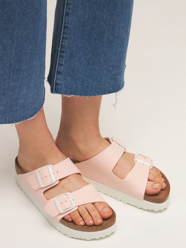 粉色拖鞋