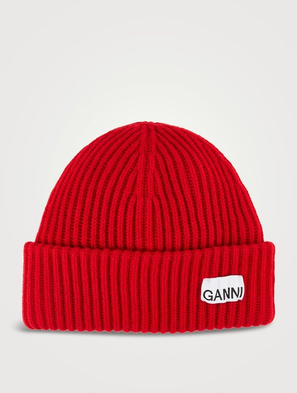 红色针织帽子