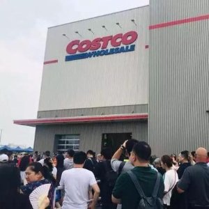 崩了！Costco中国首店开业，顾客哄抢，警员出动！