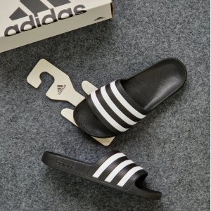 adidas 经典条纹拖鞋 夏天的主角🩴最大42码 男女同款