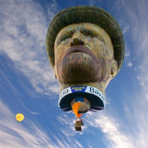 外国人真会玩系列 梵高巨型人头热气球今日来到多伦多