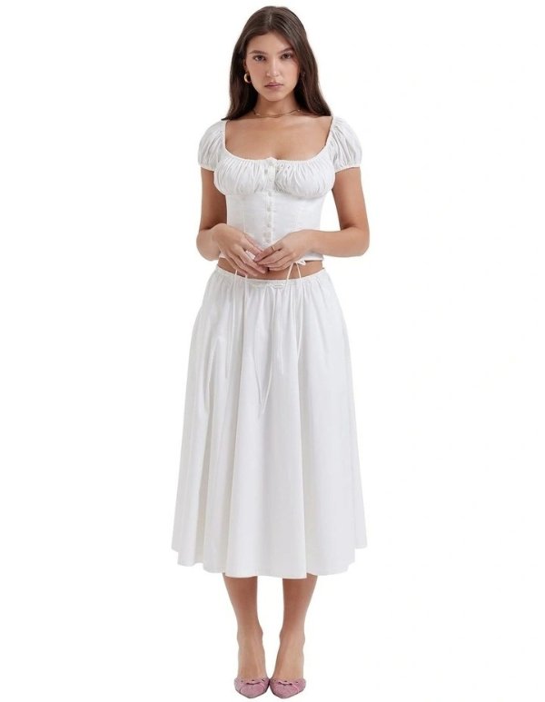 白色半身裙
